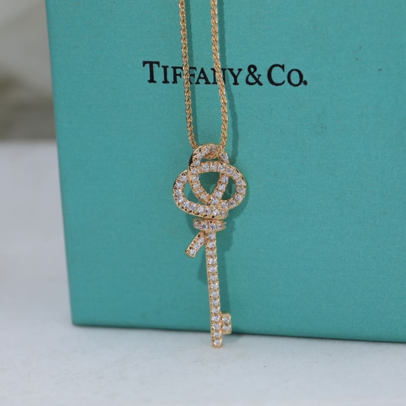 T*f*ny necklaces